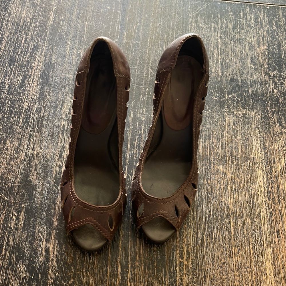 Cathy Jean, brown/gray partial leather heels.
